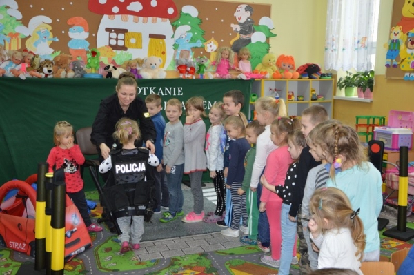 Wizyta policjantki w Przedszkolu w Koźminie